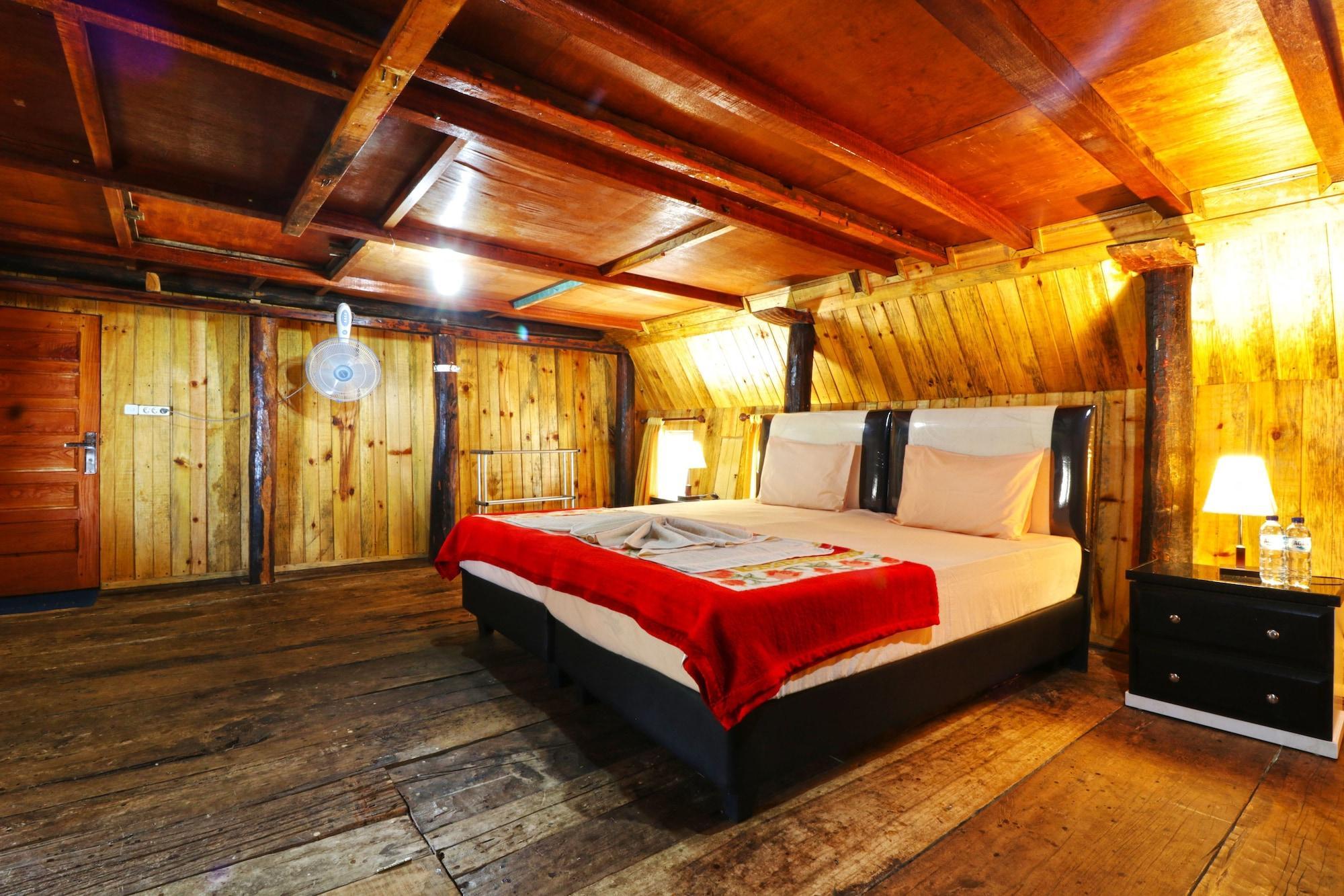Tuk Tuk Timbul Bungalows Kültér fotó
