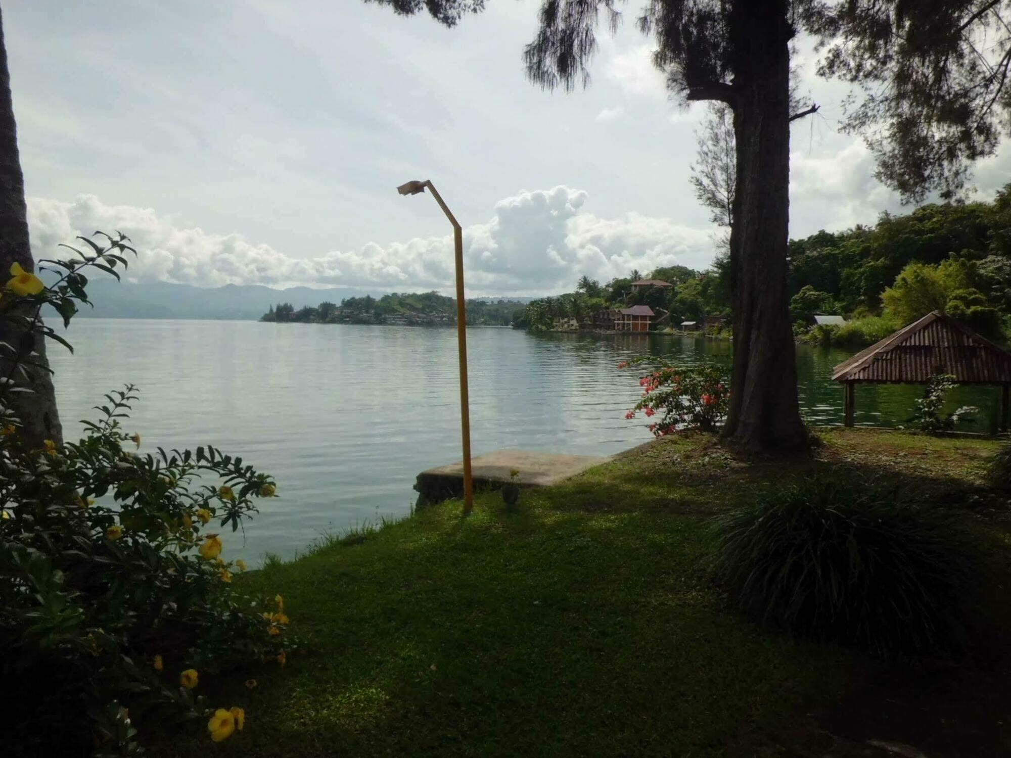 Tuk Tuk Timbul Bungalows Kültér fotó